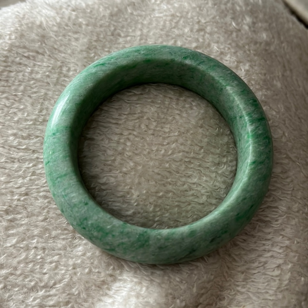 Vintage thick & heavy jadeite bangle
